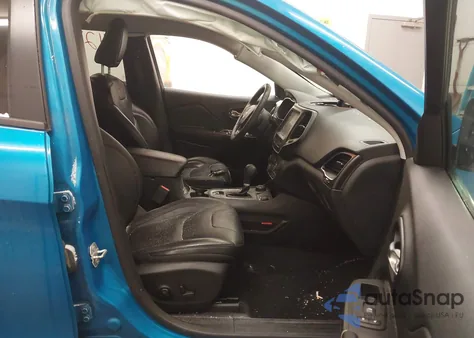 2021 Jeep Cherokee Trailhawk 4X4 from USA, damaged, VIN 1C4PJMBX0MD231105